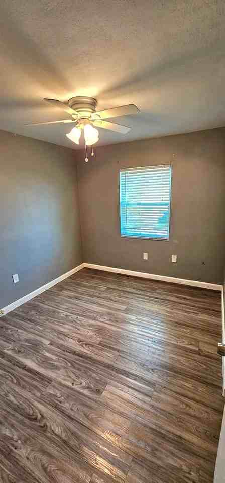 9 Carmalt St - Photo 5 of 8