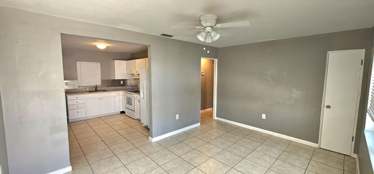 9 Carmalt St - Photo 6 of 8