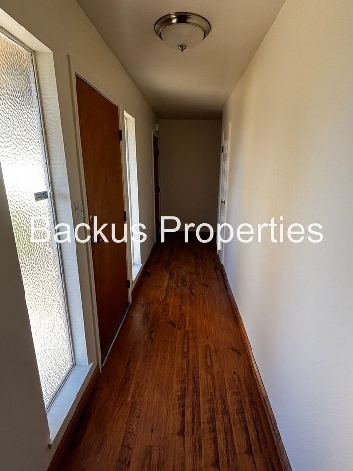 432 Comanche Way - Photo 3 of 22
