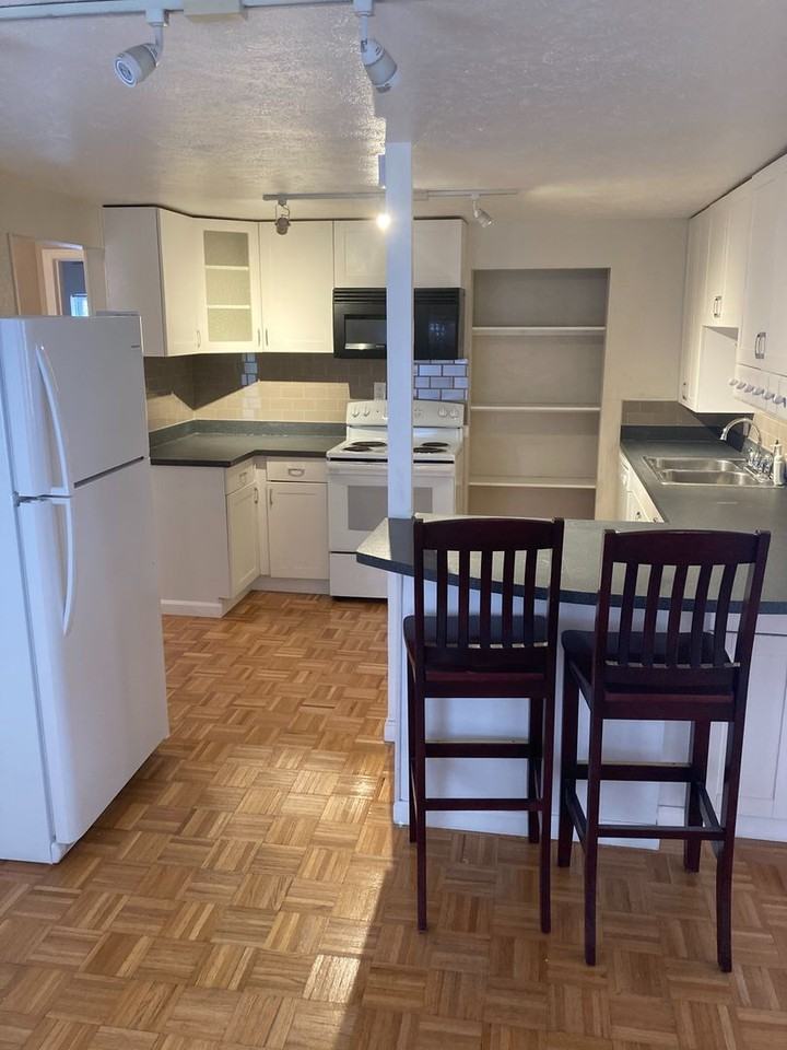 420 W Stanford Ave - Photo 5 of 14