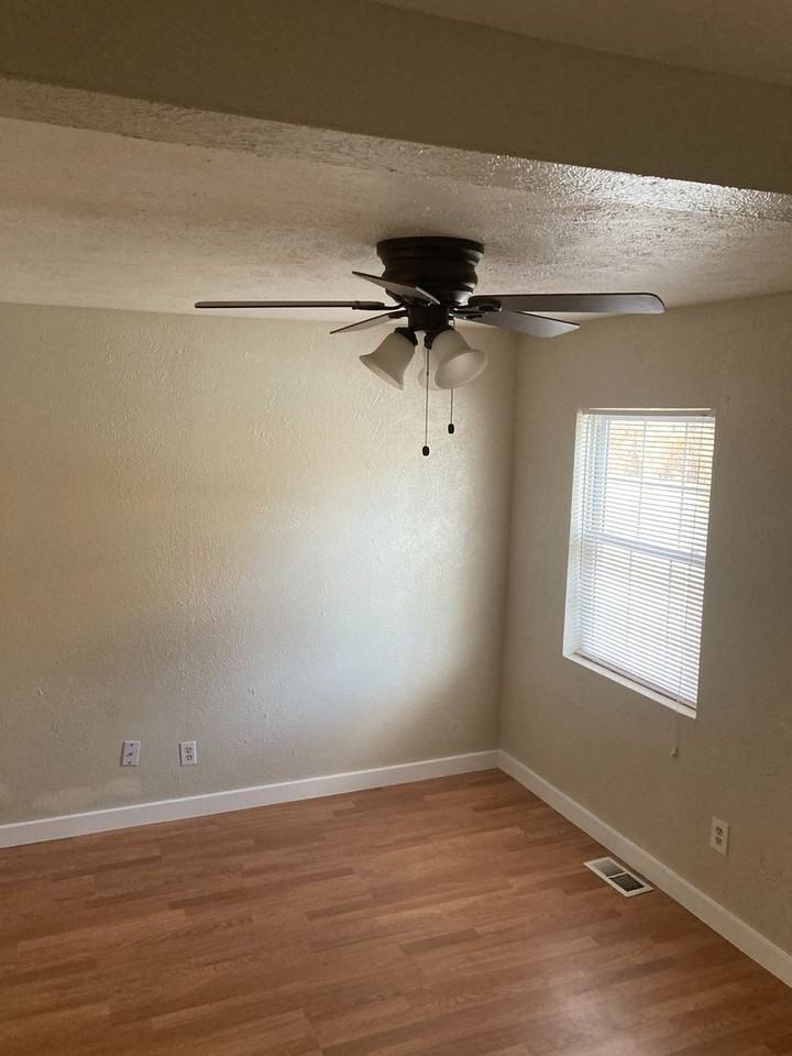 420 W Stanford Ave - Photo 7 of 14