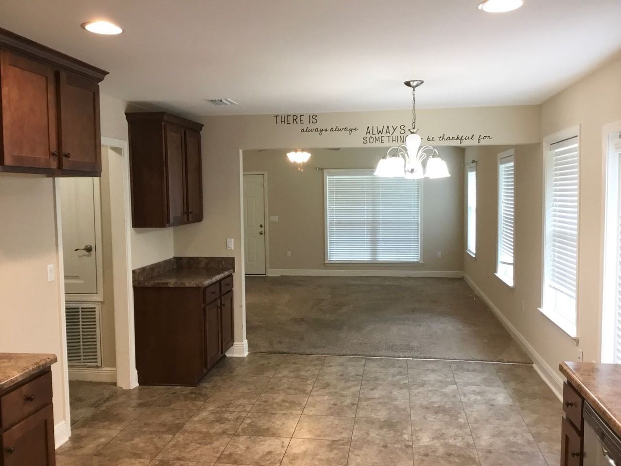 119 Southwark Ave - Photo 5 of 22