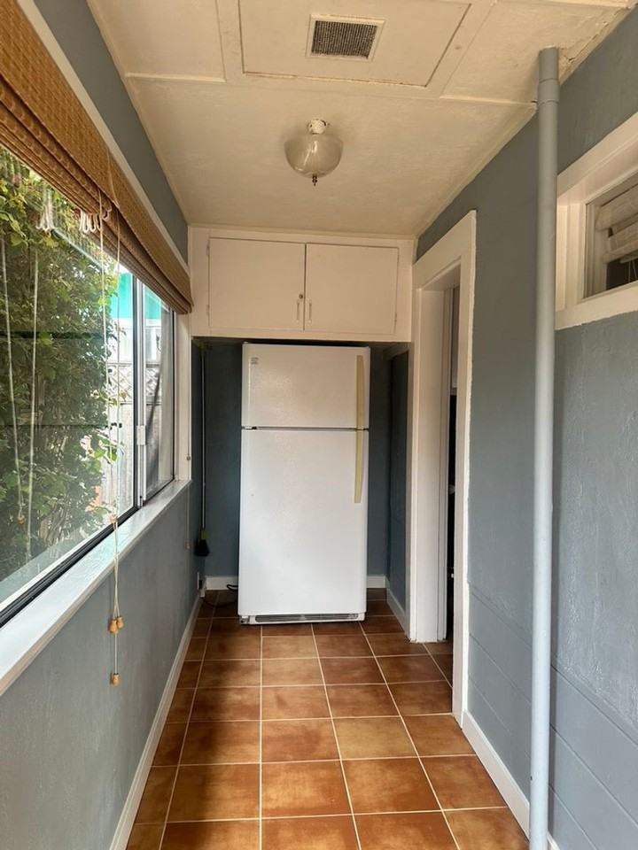 721 37th Ave - Photo 3 of 9