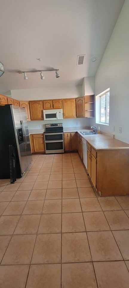115 Zane Grey Ln - Photo 4 of 29