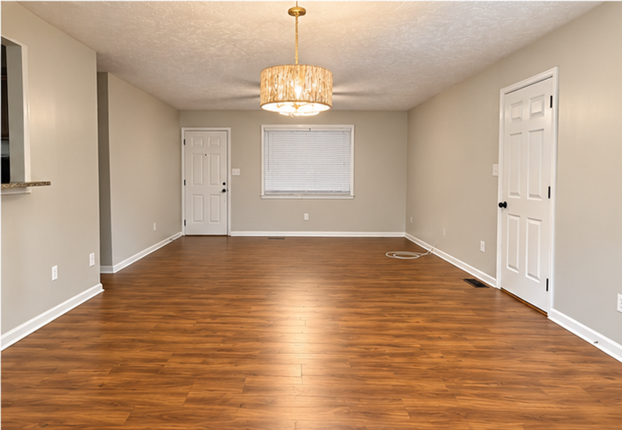 2372 Governors Ct - Photo 3 of 23