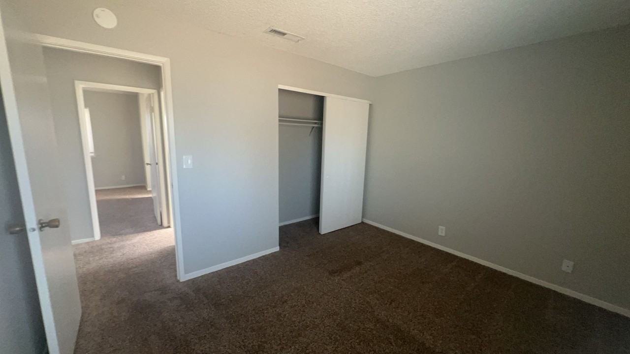 2710 Villa Dr - Photo 5 of 10
