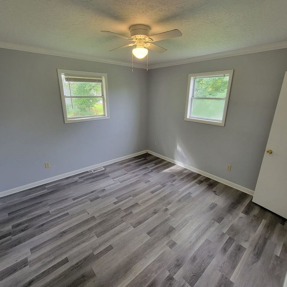 105 Knowles St - Photo 7 of 15