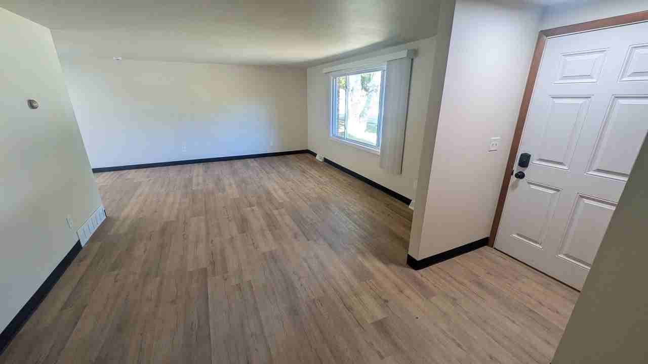 3002 Albert Dr - Photo 4 of 25