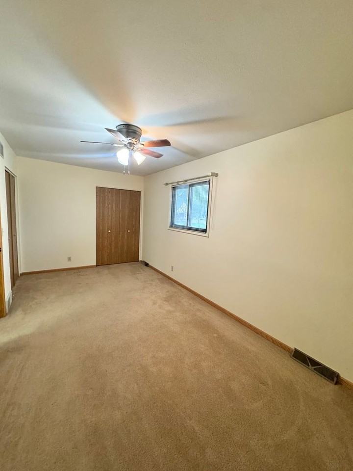 2723 N 93rd St - Photo 4 of 19
