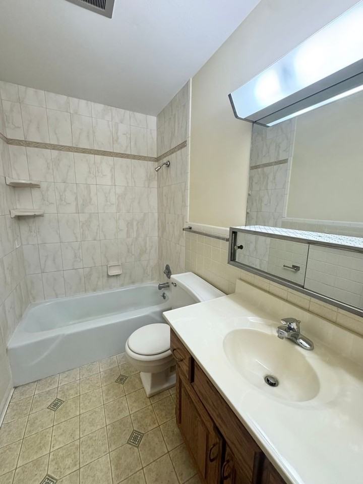 2723 N 93rd St - Photo 6 of 19
