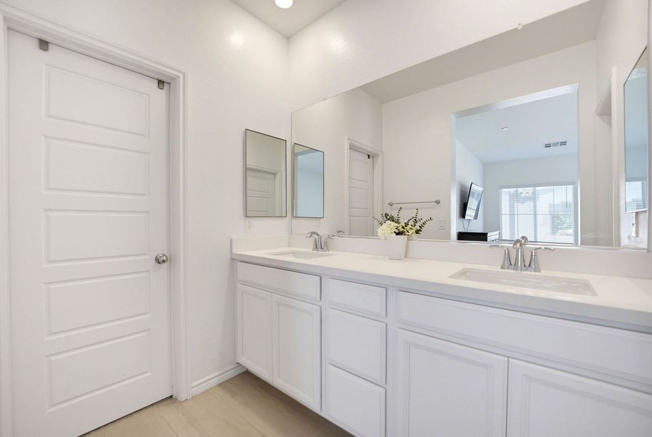 7232 N Decatur Blvd #6 - Photo 3 of 27