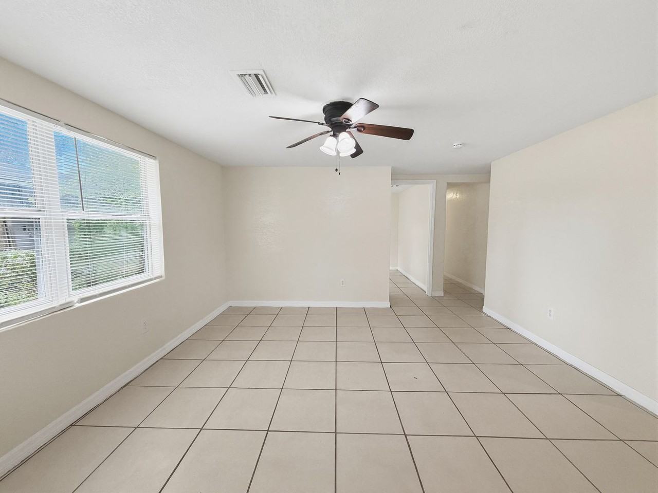 8620 N Mulberry St - Photo 5 of 25