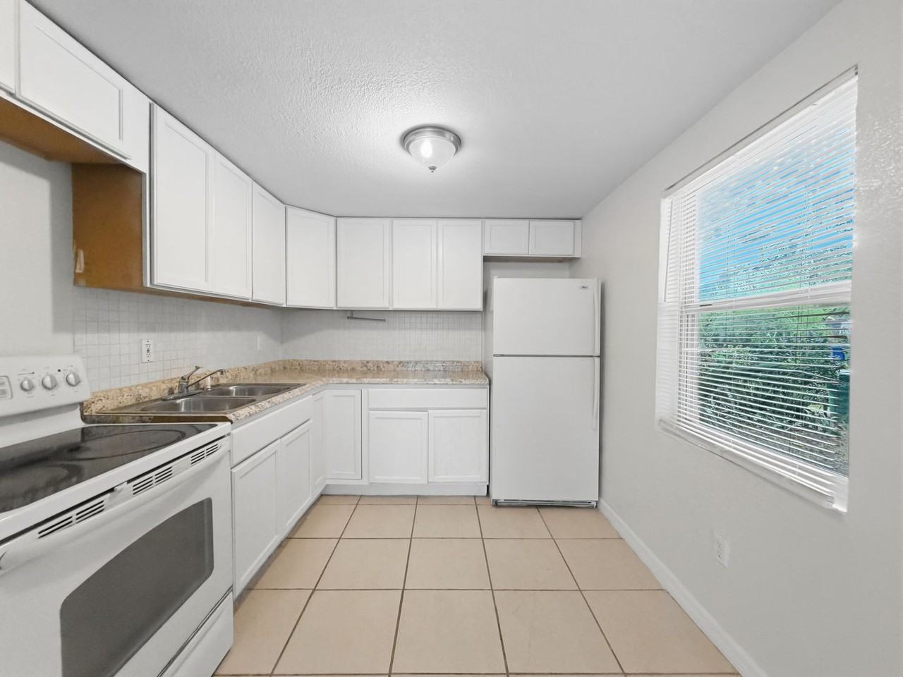8620 N Mulberry St - Photo 7 of 25