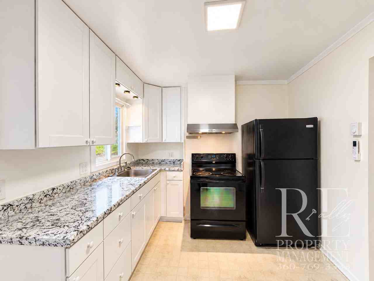 3015 Trenton Ave Ne - Photo 7 of 20