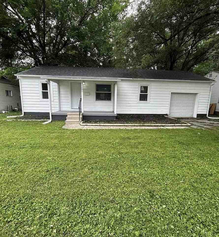 1221 Richard Dr