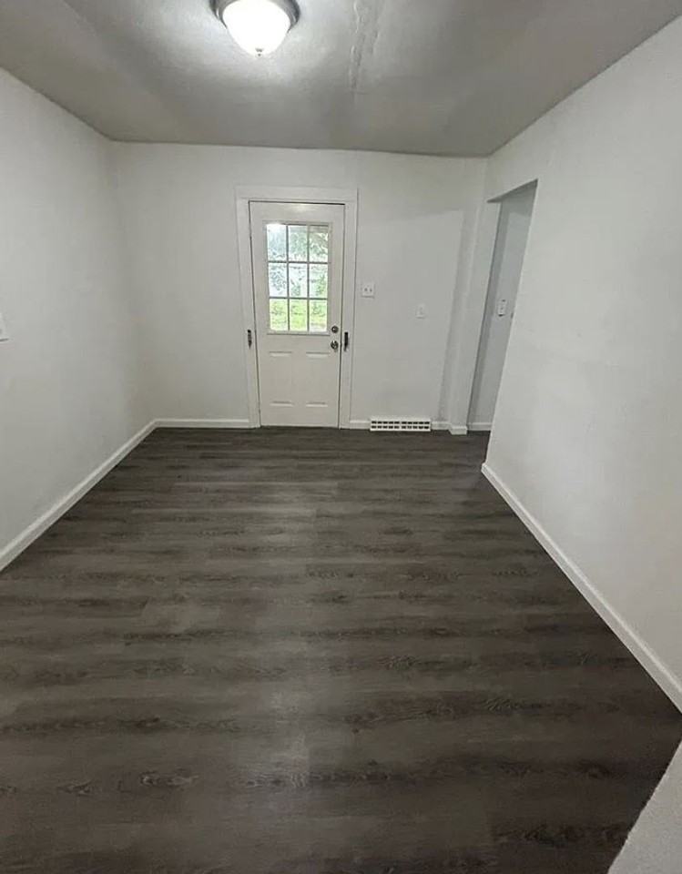1221 Richard Dr - Photo 4 of 7
