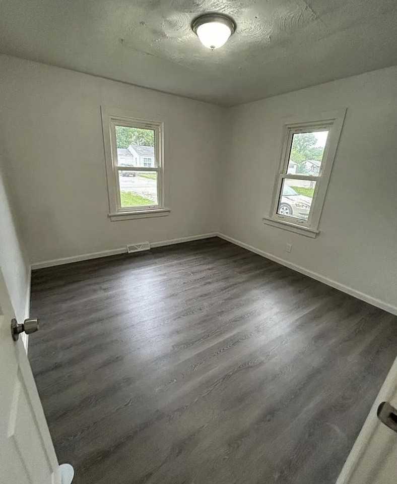 1221 Richard Dr - Photo 5 of 7