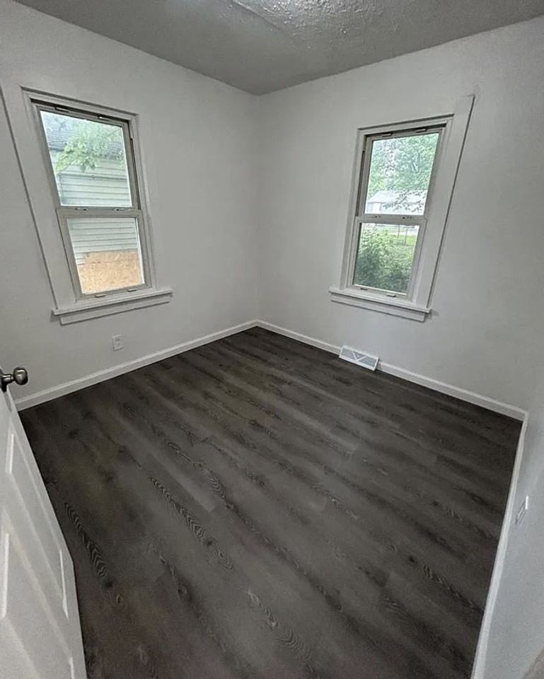 1221 Richard Dr - Photo 6 of 7