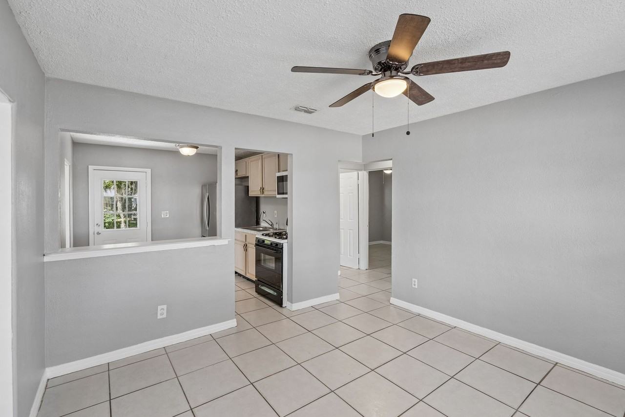 1220 Morin St - Photo 6 of 19