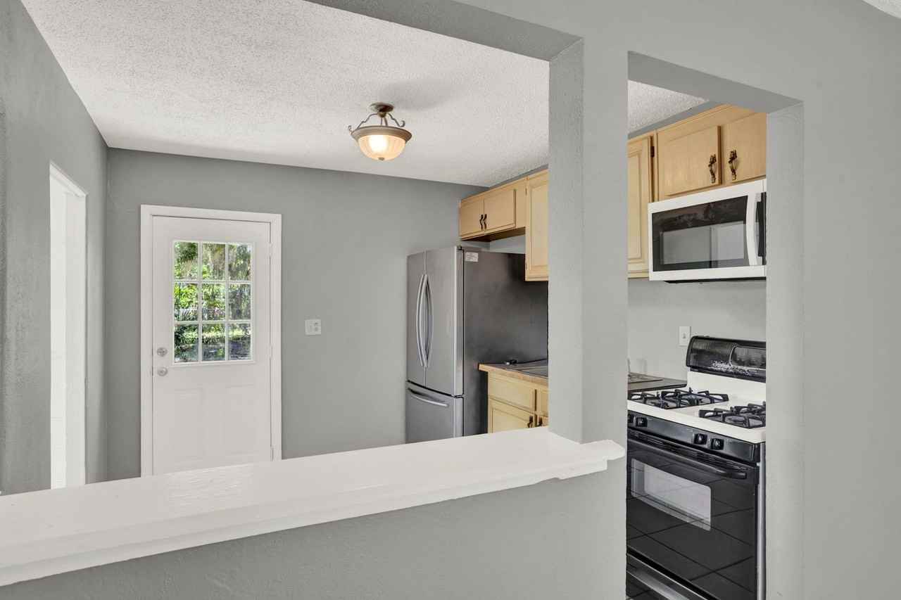 1220 Morin St - Photo 7 of 19