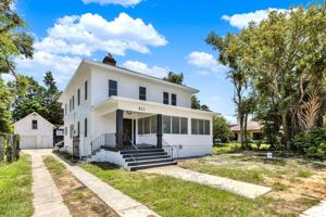 featured image of 611 S Grove St