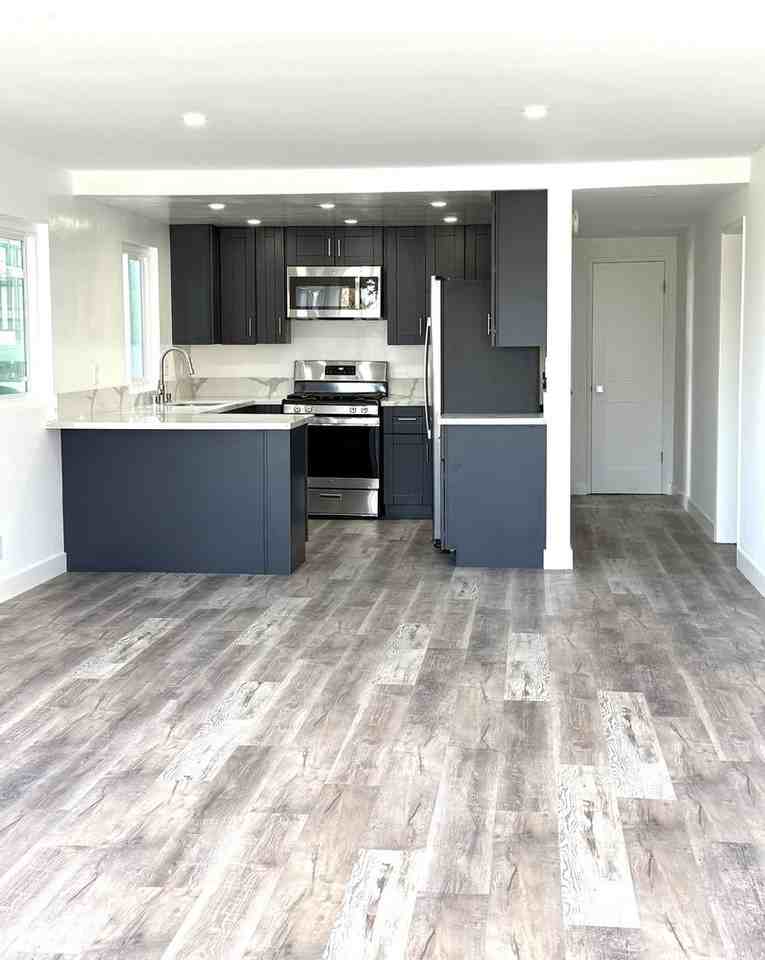 953 W 18th St - Photo 5 of 14