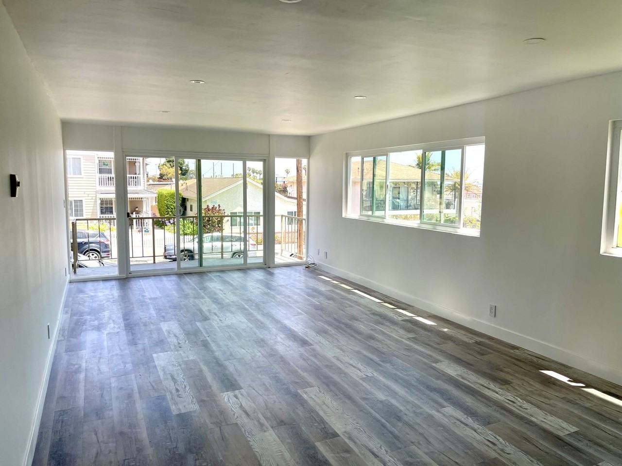 953 W 18th St - Photo 7 of 14