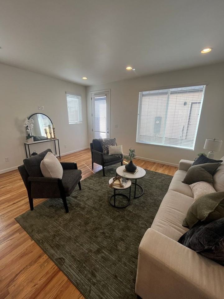 1029 Julian St - Photo 6 of 22