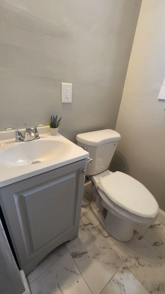 1025 Gaddis Ave - Photo 6 of 19
