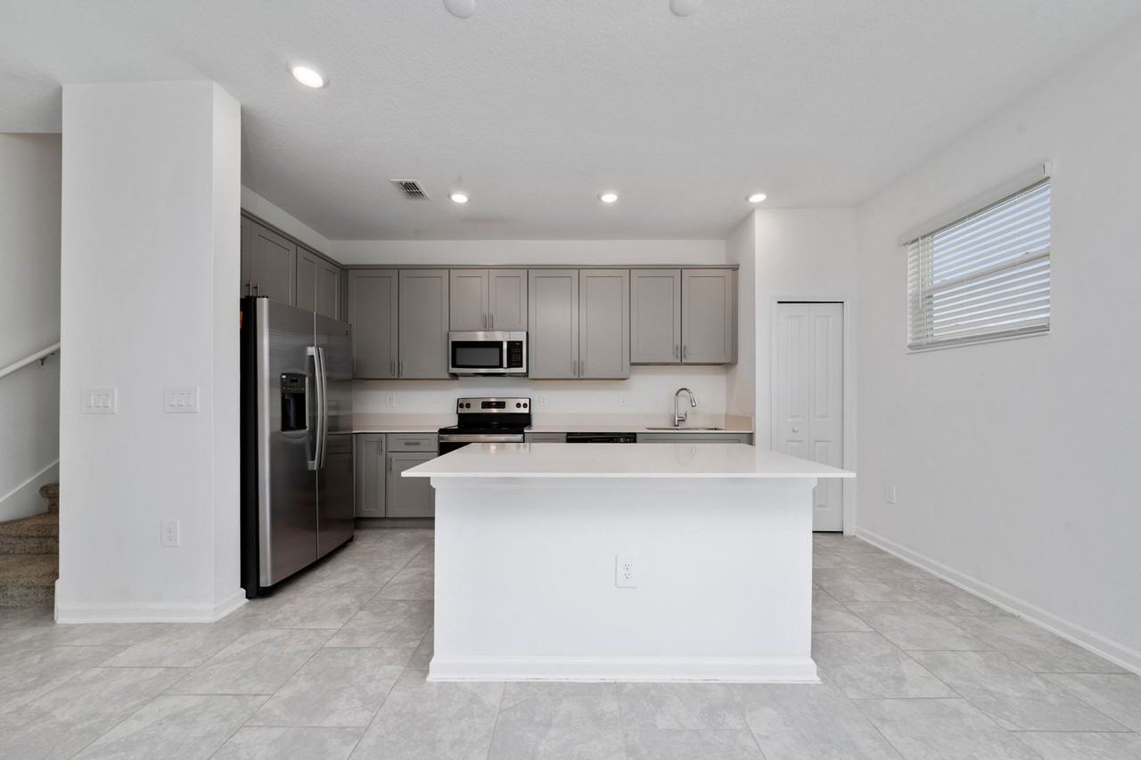 7552 Stone Creek Trl - Photo 7 of 24
