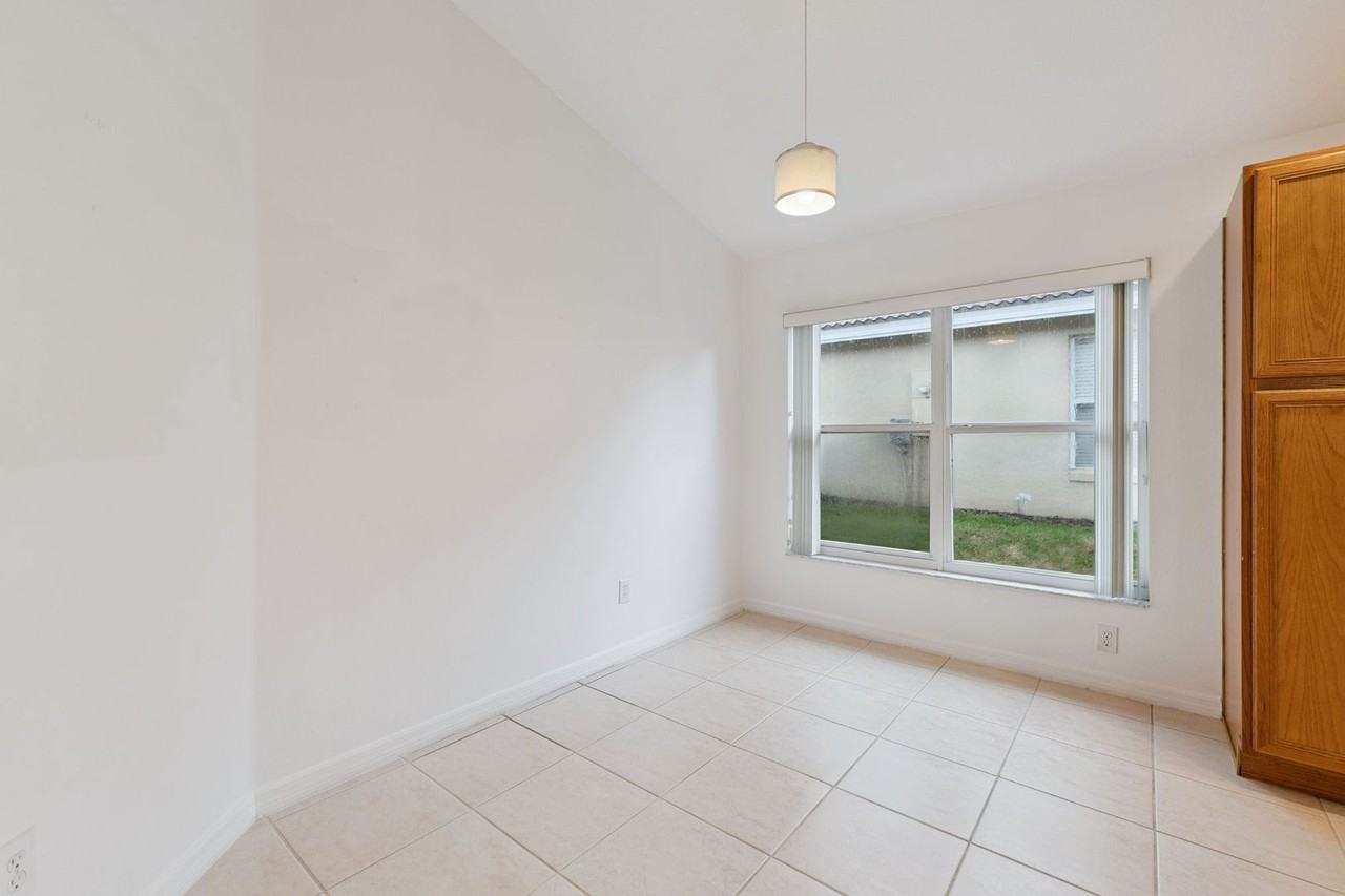 1346 Solana Cir - Photo 6 of 20