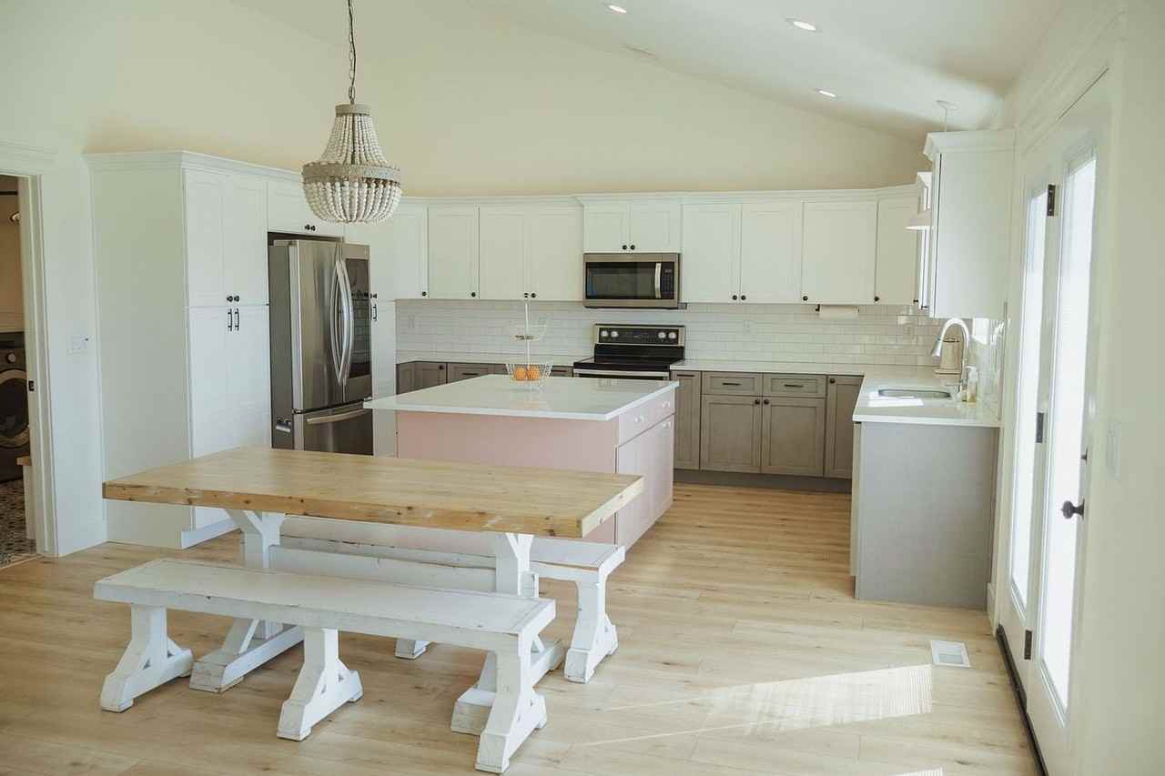 3951 Woodland Dr - Photo 5 of 18