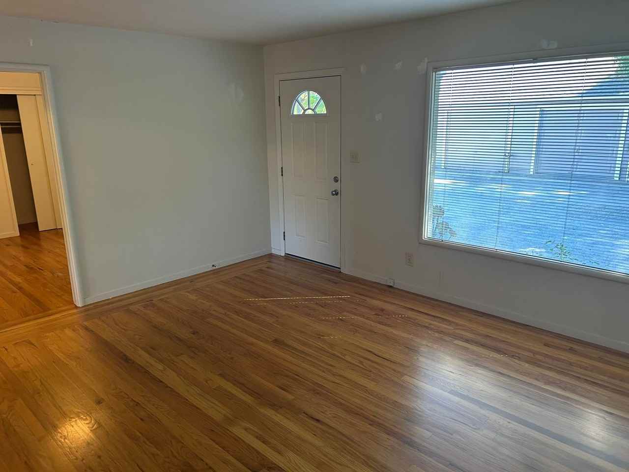 308 Springdale St - Photo 4 of 16