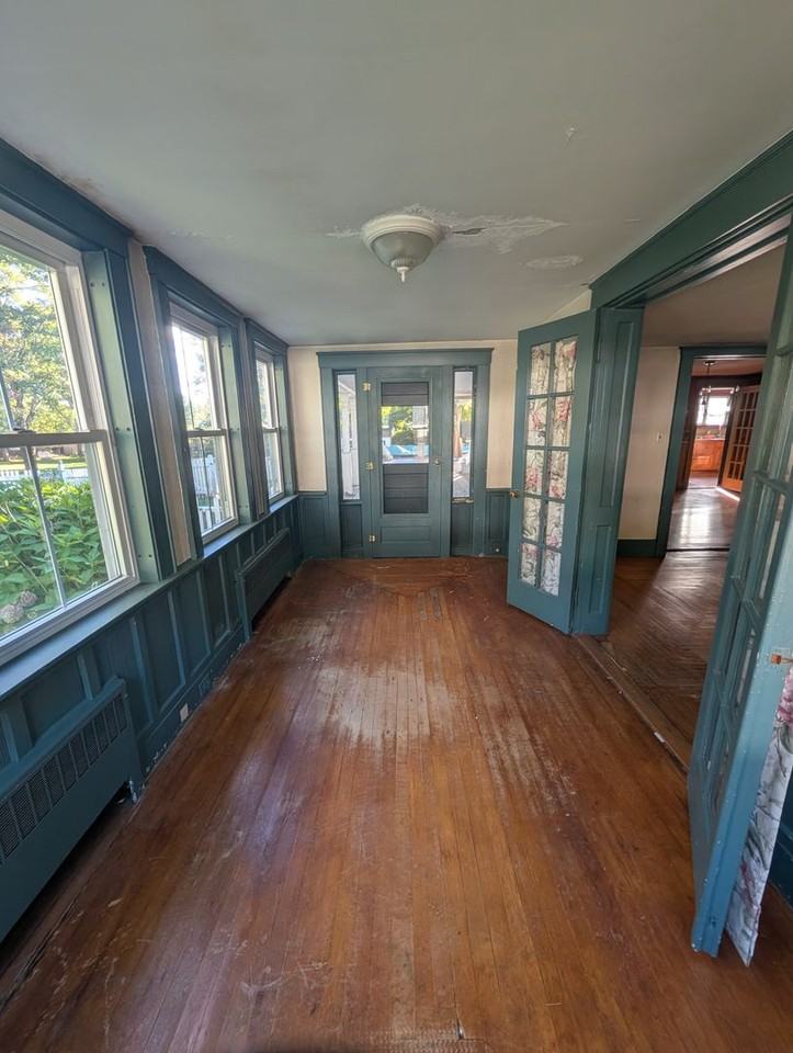 268 School St - Photo 5 of 8