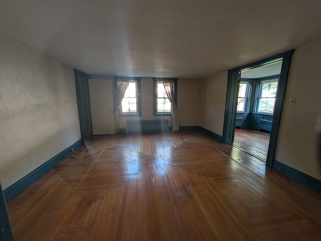 268 School St - Photo 6 of 8