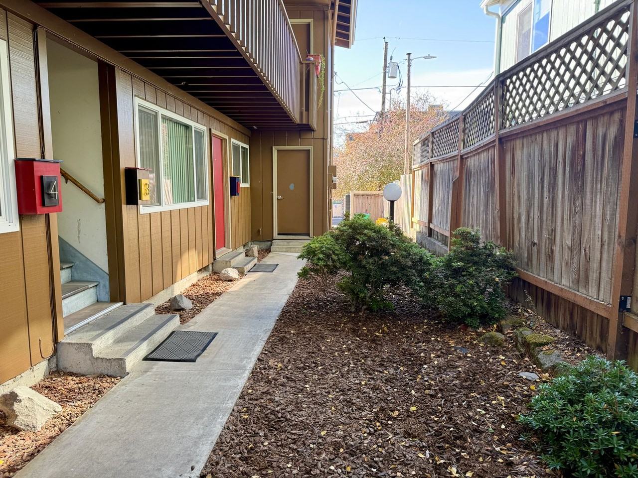 4118 Se 29th Ave - Photo 2 of 17