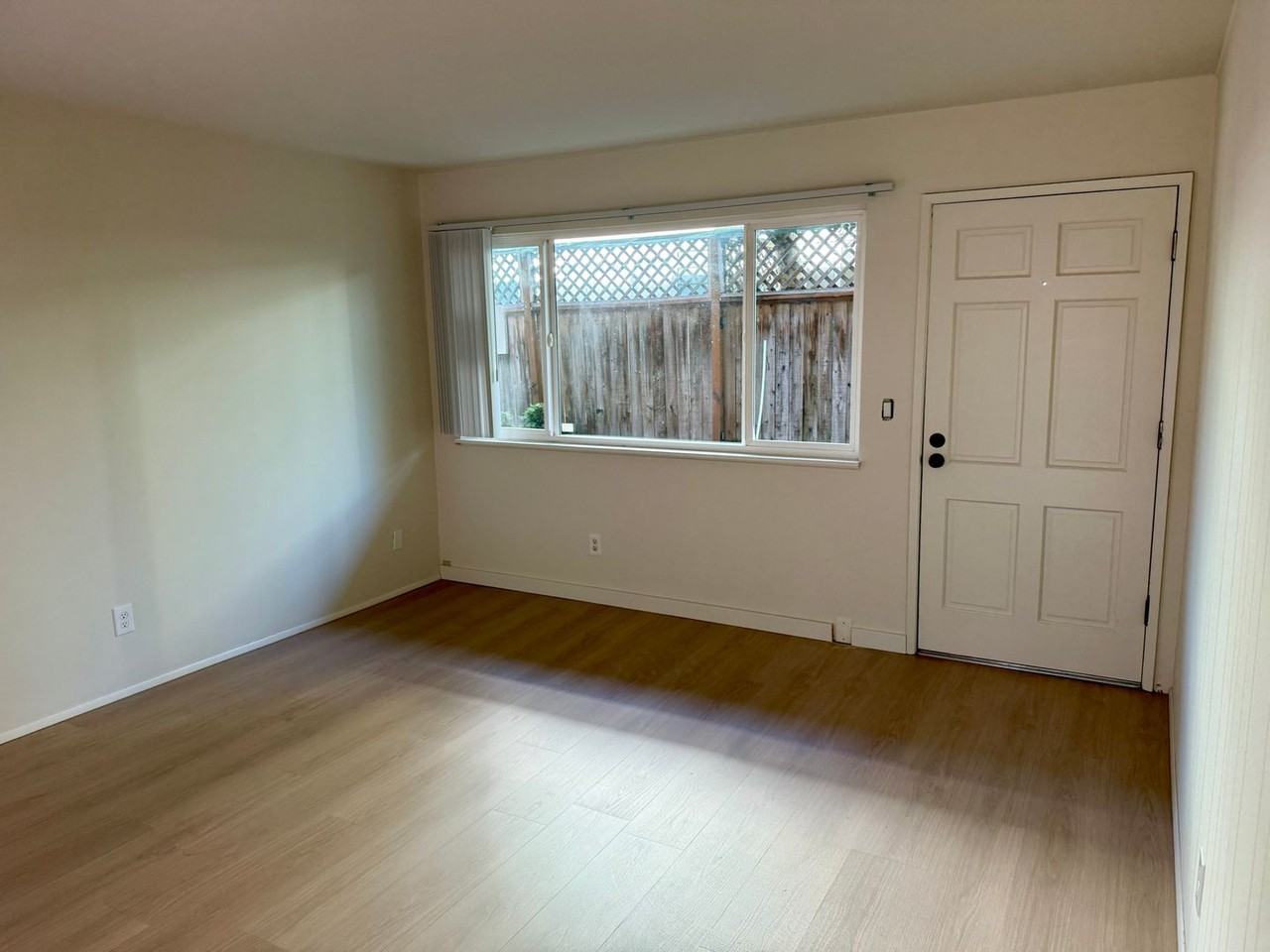 4118 Se 29th Ave - Photo 5 of 17