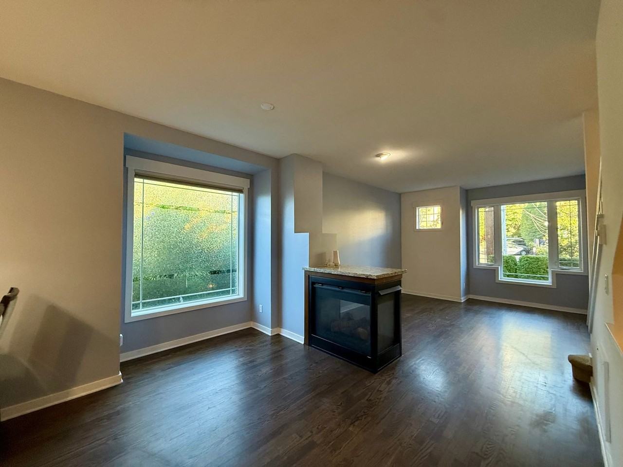 433 Federal Ave E - Photo 5 of 22