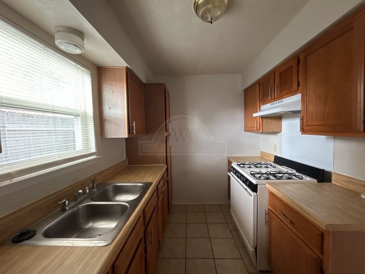 1115 Wales Dr - Photo 6 of 14