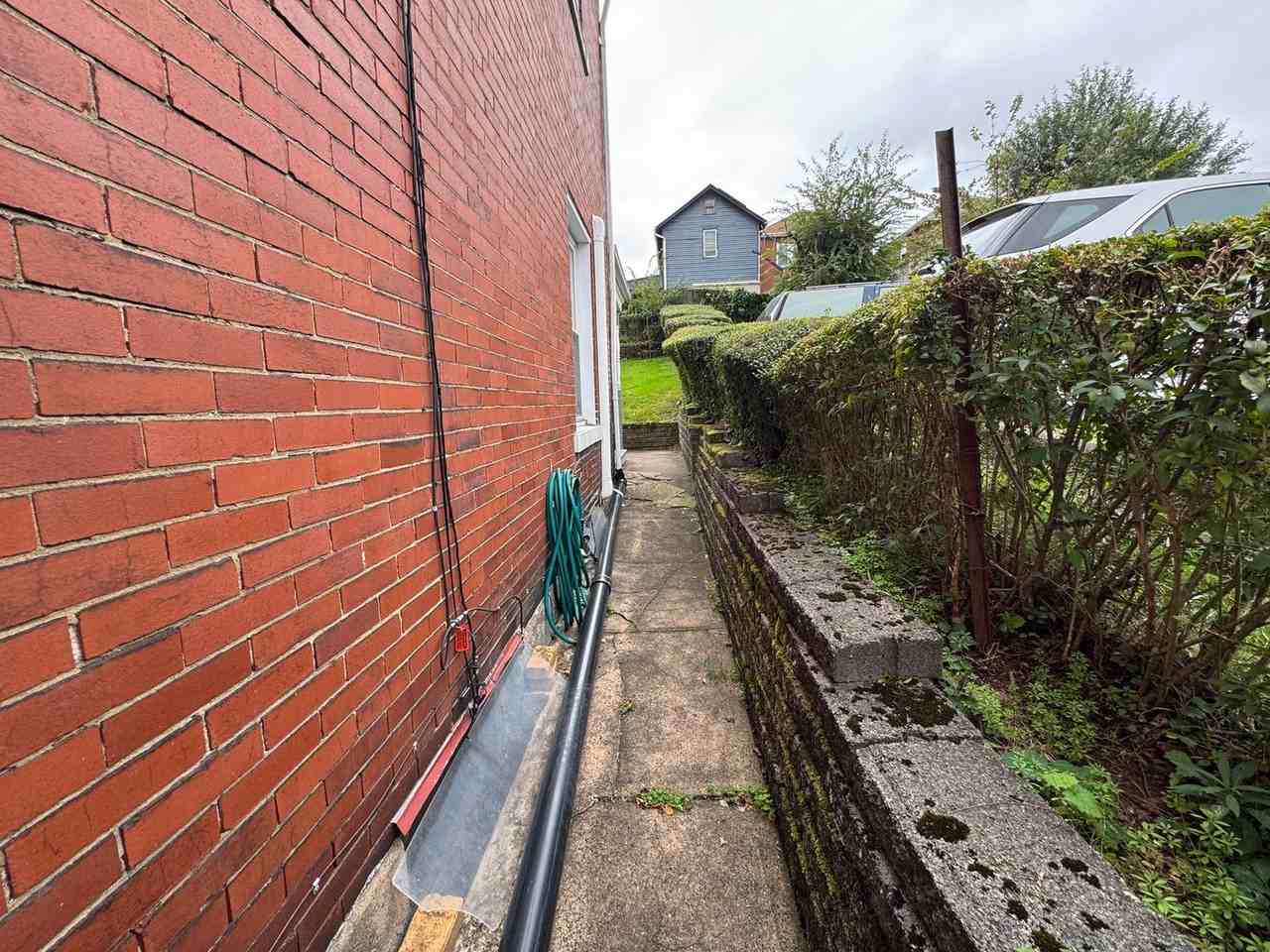 1123 Lowry St - Photo 4 of 32