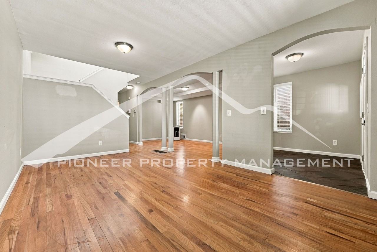 2514 W Argyle Pl - Photo 5 of 23