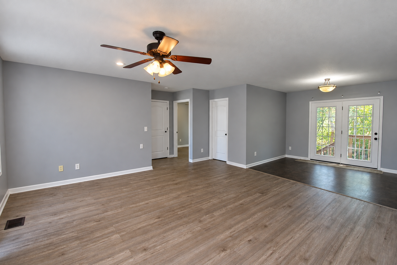 1202 Quail Hollow Cir - Photo 3 of 25