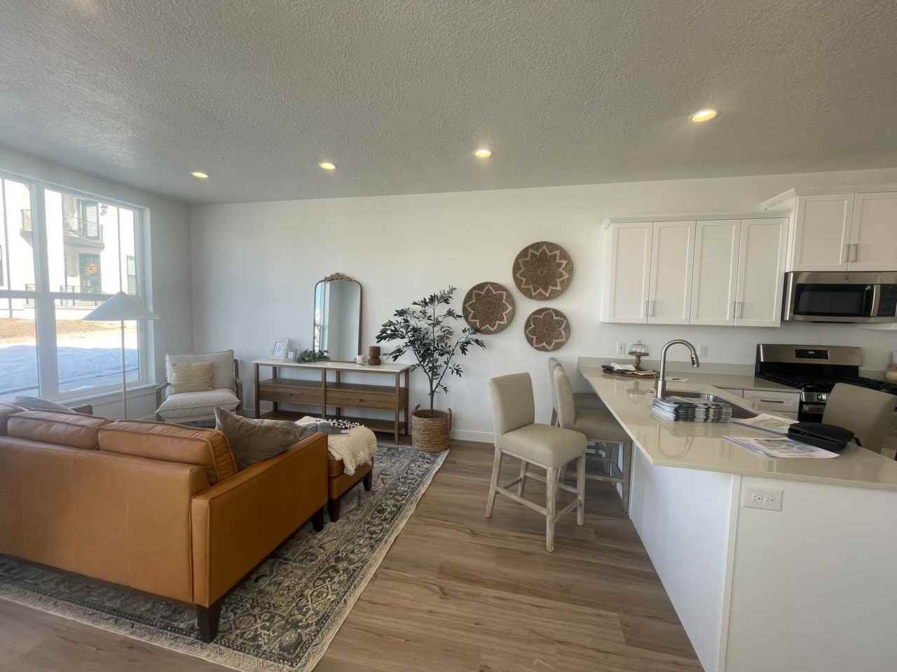 214 E 1760 N - Photo 3 of 20