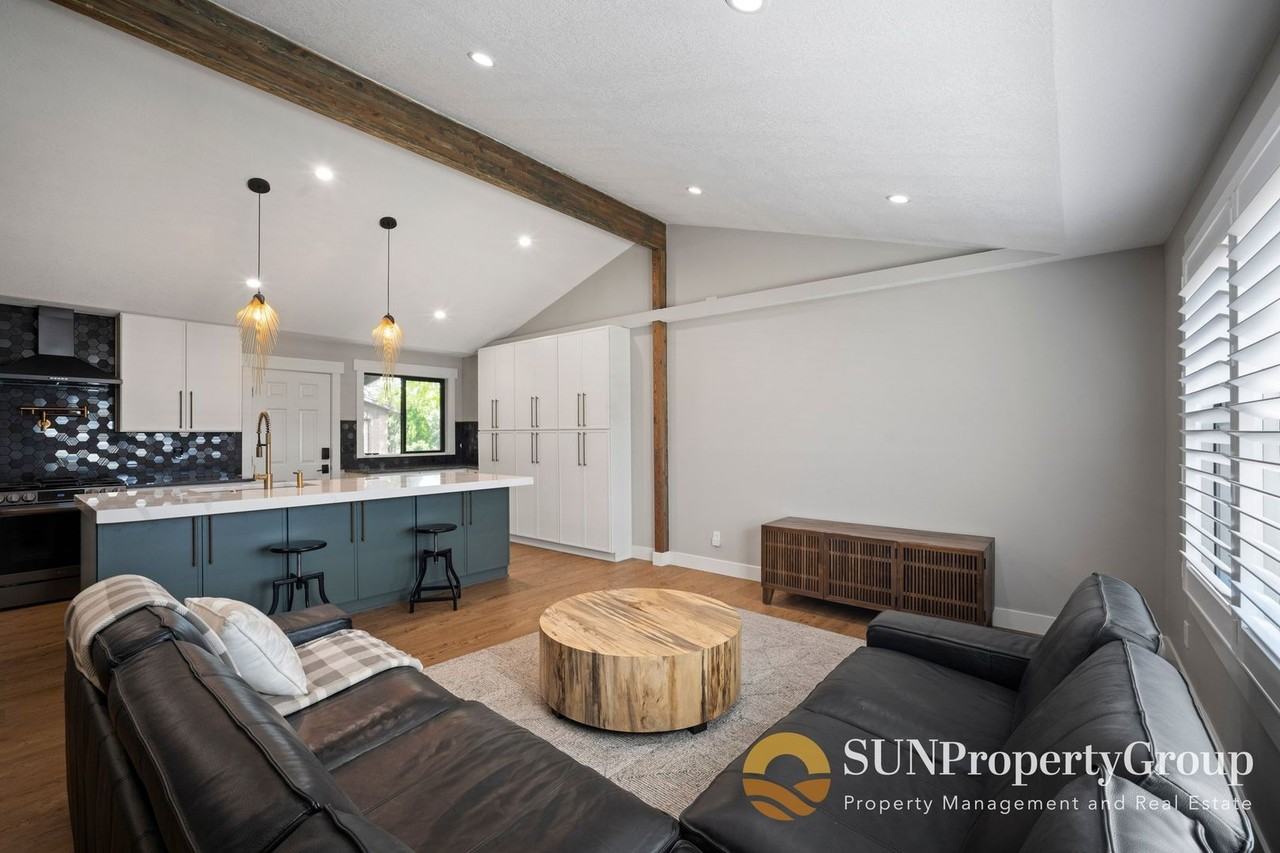 615 E Greenwood Ave - Photo 4 of 29