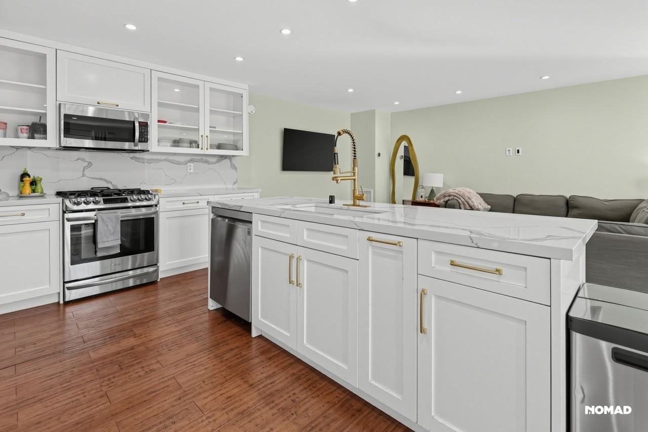 4875 Wicopee Ave - Photo 7 of 38