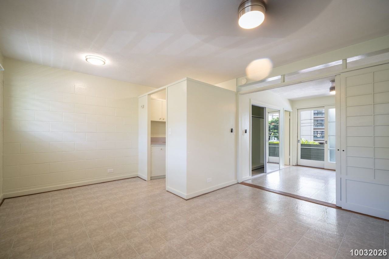 1551 Wilder Ave #7 - Photo 3 of 17