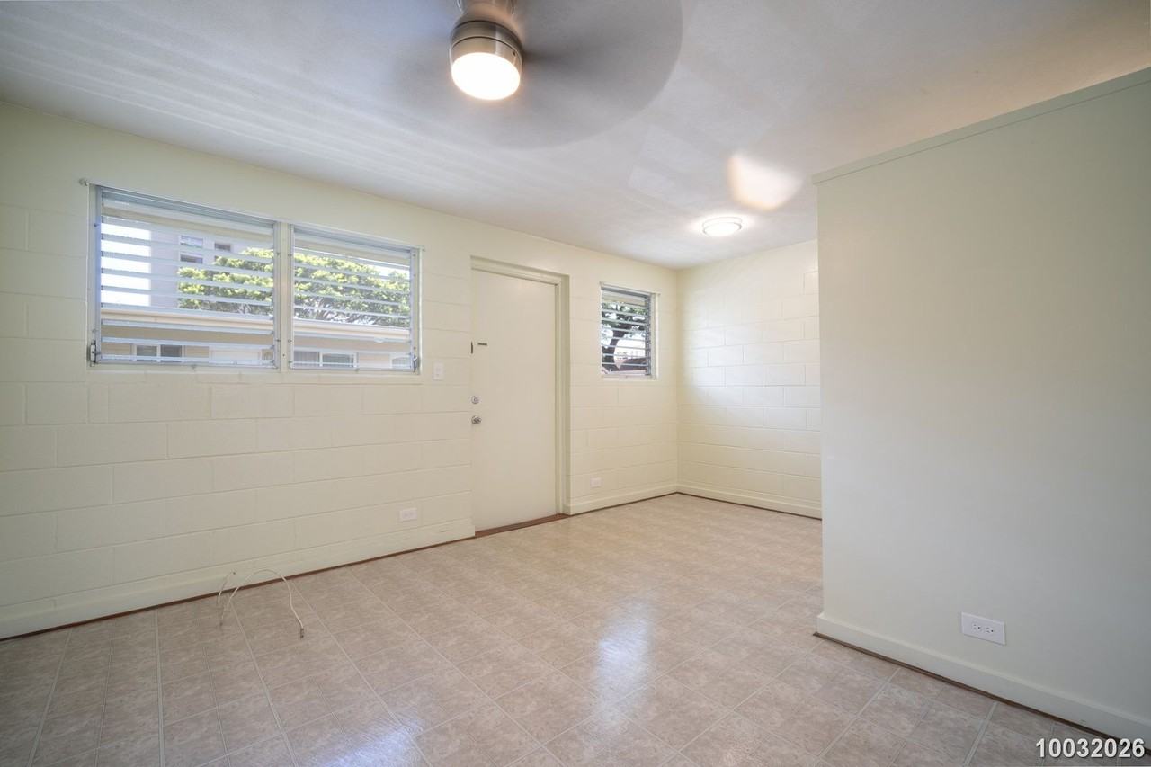 1551 Wilder Ave #7 - Photo 4 of 17