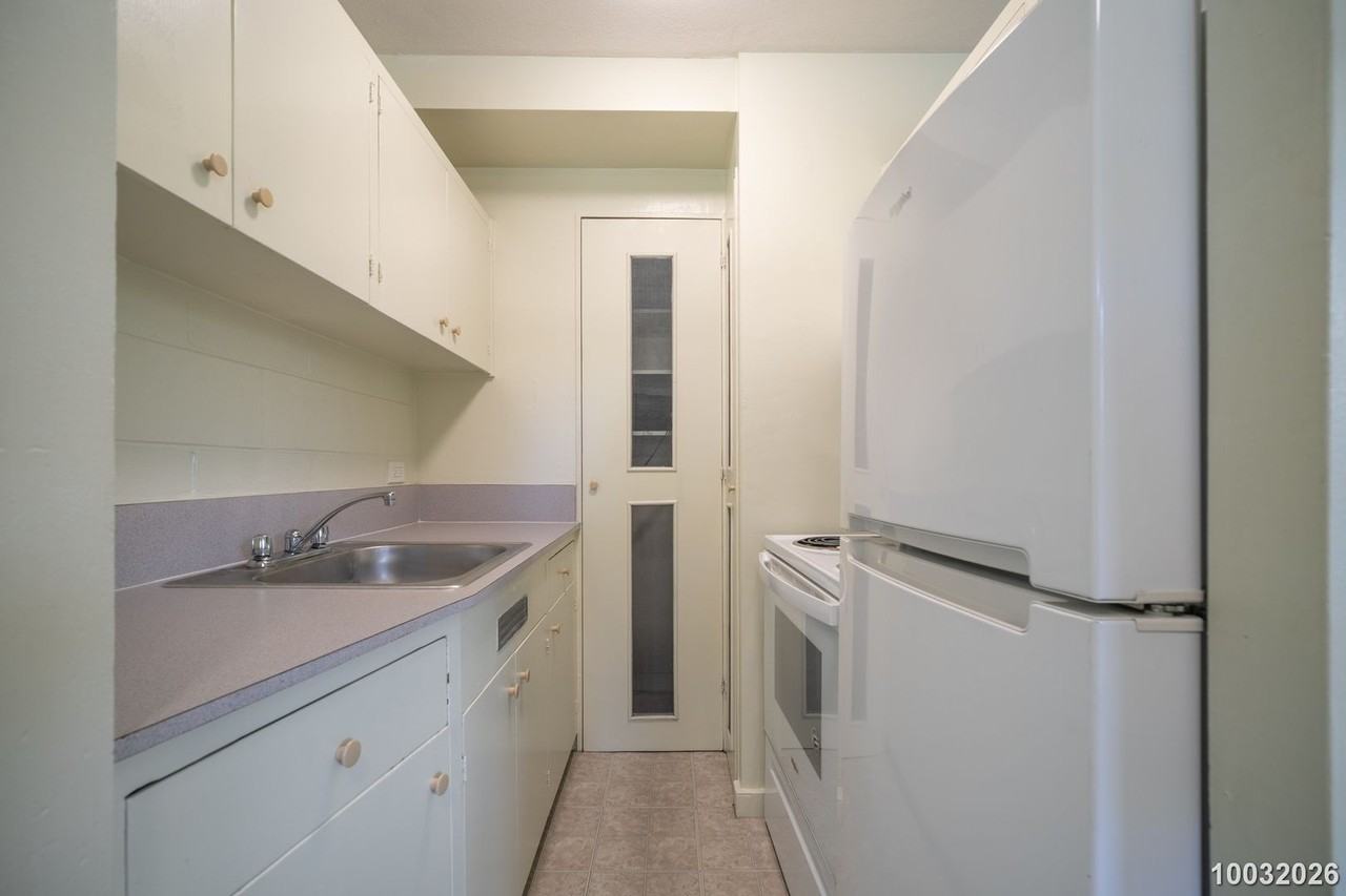1551 Wilder Ave #7 - Photo 6 of 17