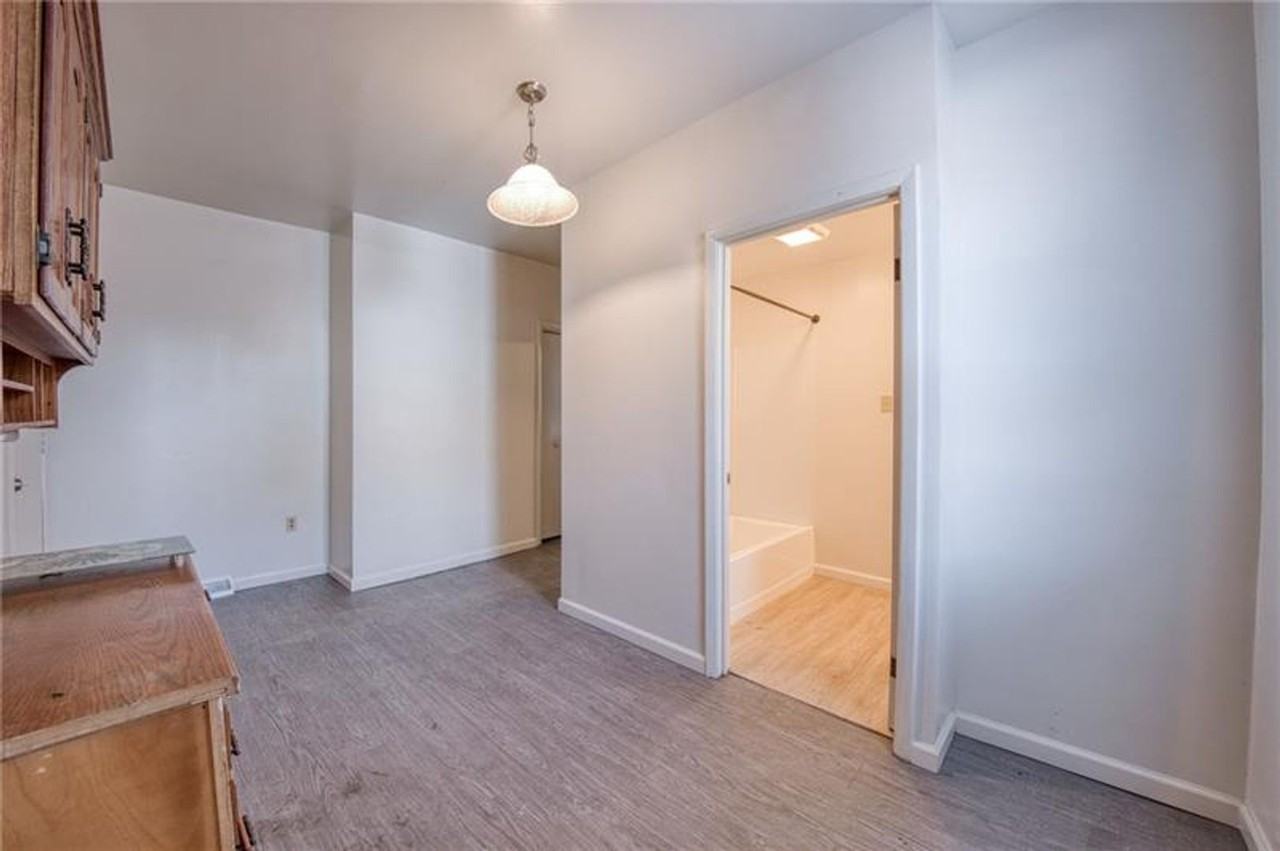 126 Railroad St - Photo 4 of 19