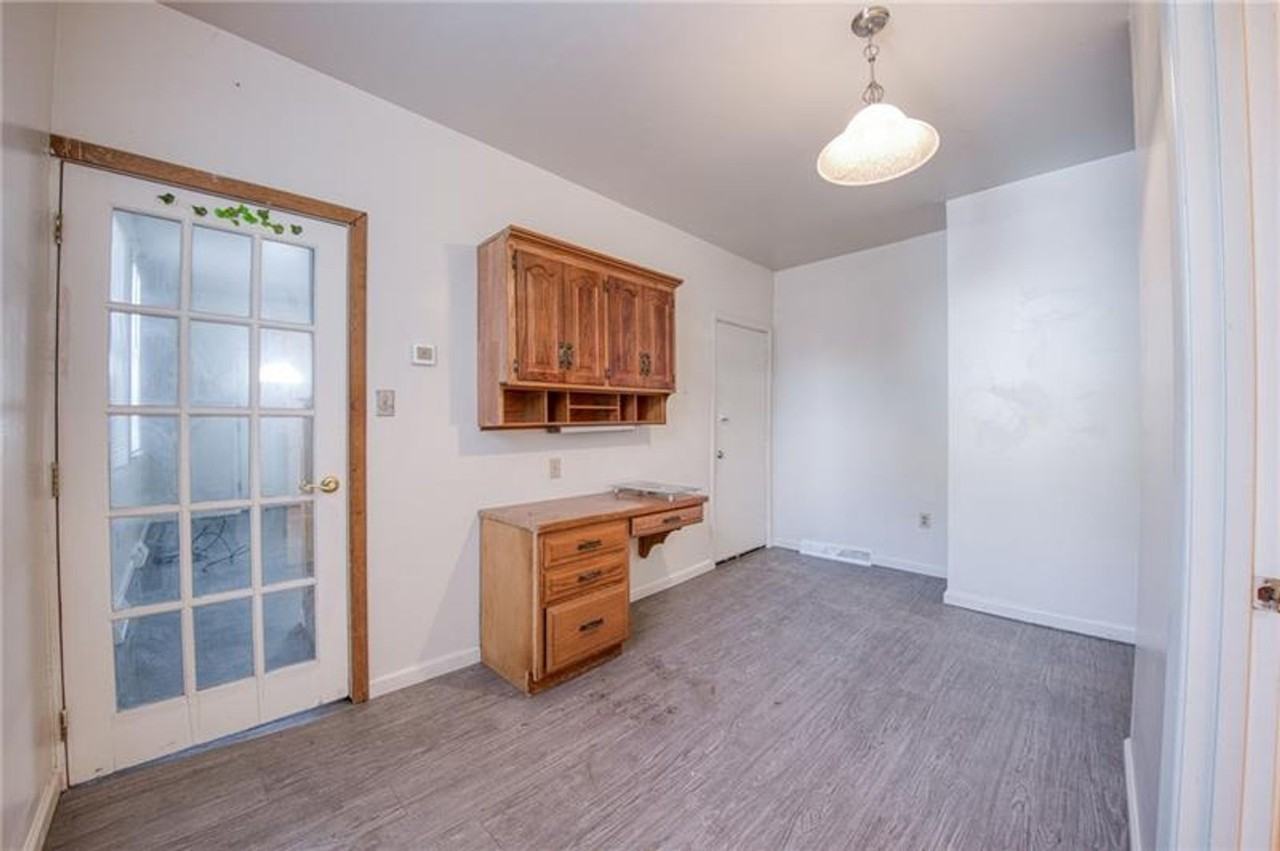 126 Railroad St - Photo 5 of 19